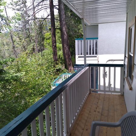 Appletree Inn Radium Hot Springs Exterior foto