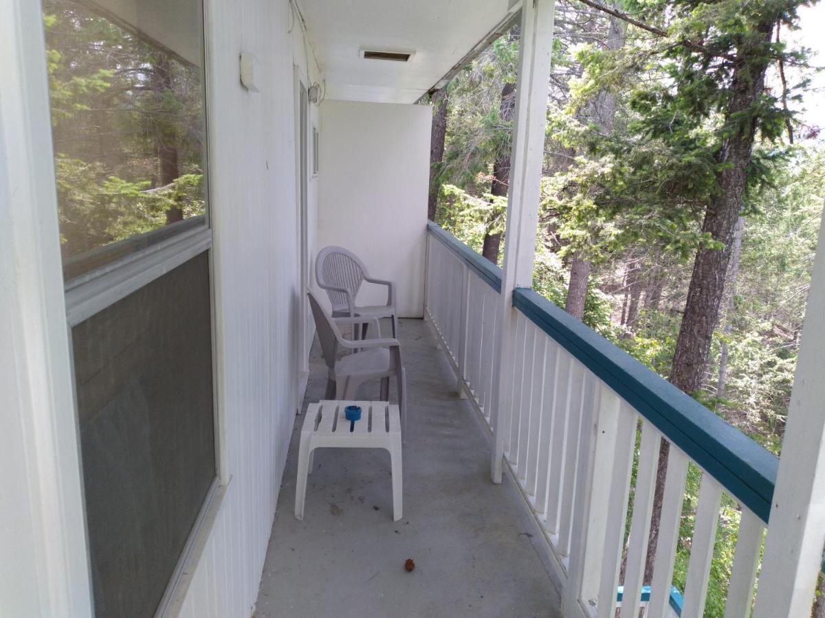 Appletree Inn Radium Hot Springs Exterior foto