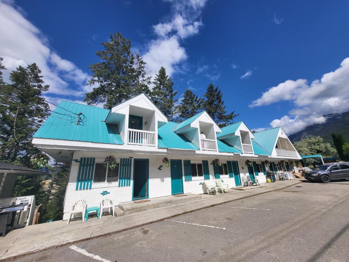 Appletree Inn Radium Hot Springs Exterior foto